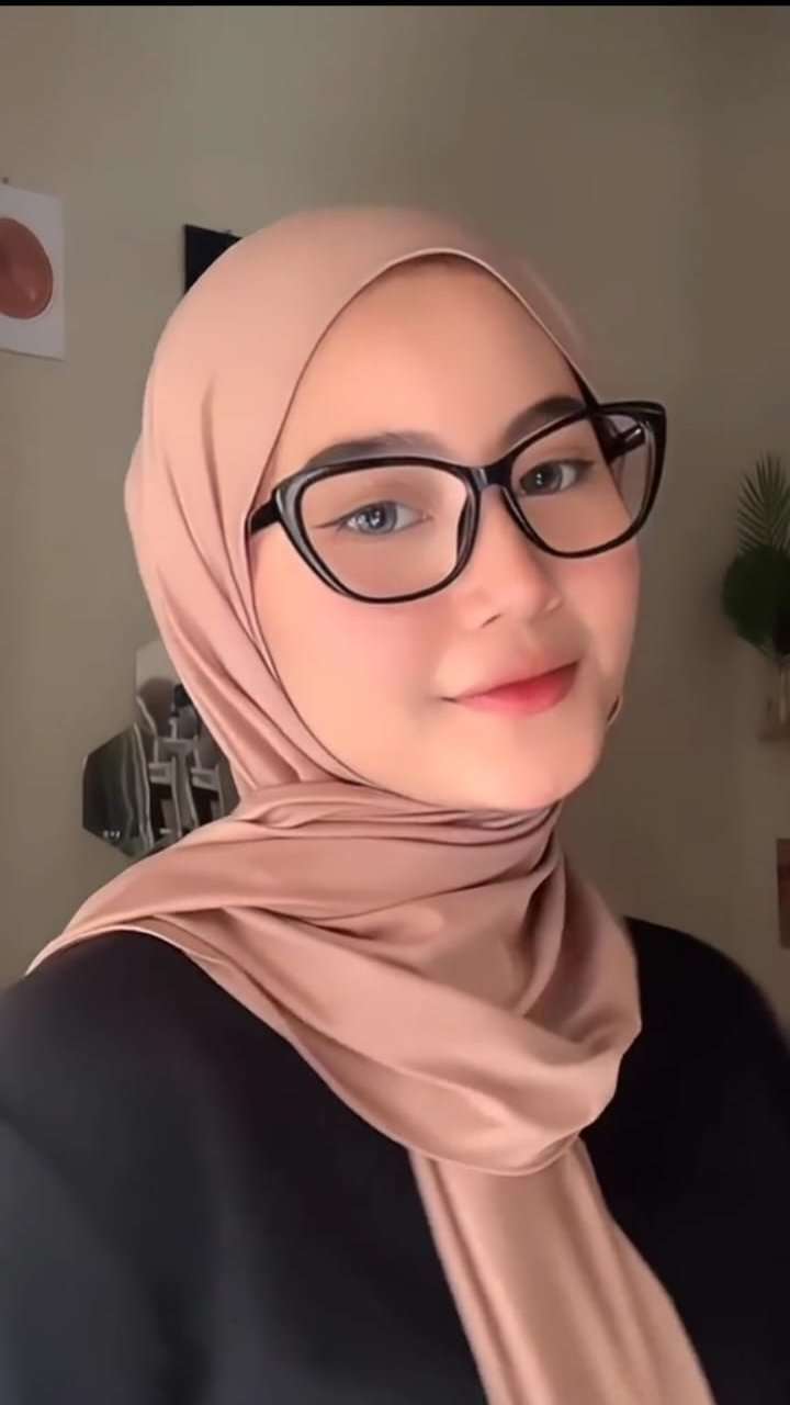 TikTok @fashionhijabcenter