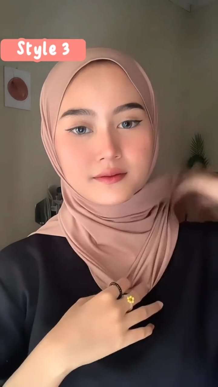TikTok @fashionhijabcenter