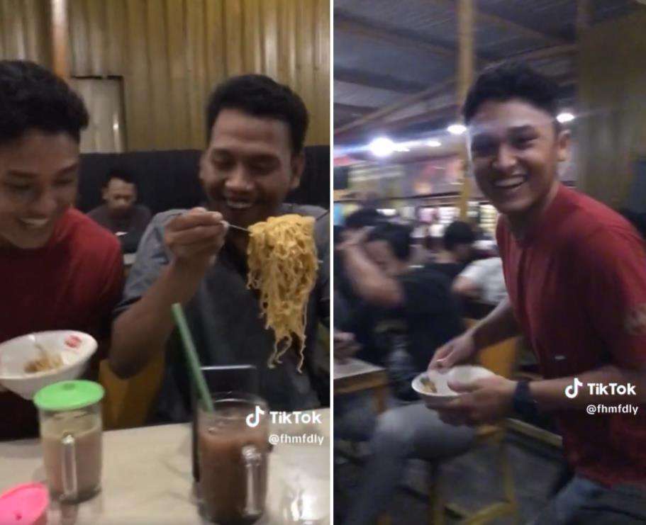 Aksi jahil nyolong mangkok teman yang lagi aduk mie.