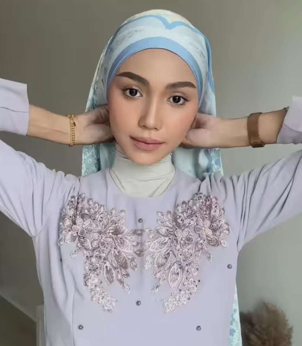 Clean Look dengan Pashmina Motif, Tengok Tutorialnya