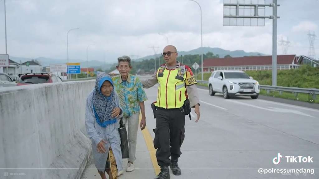 Tiktok @polressumedang