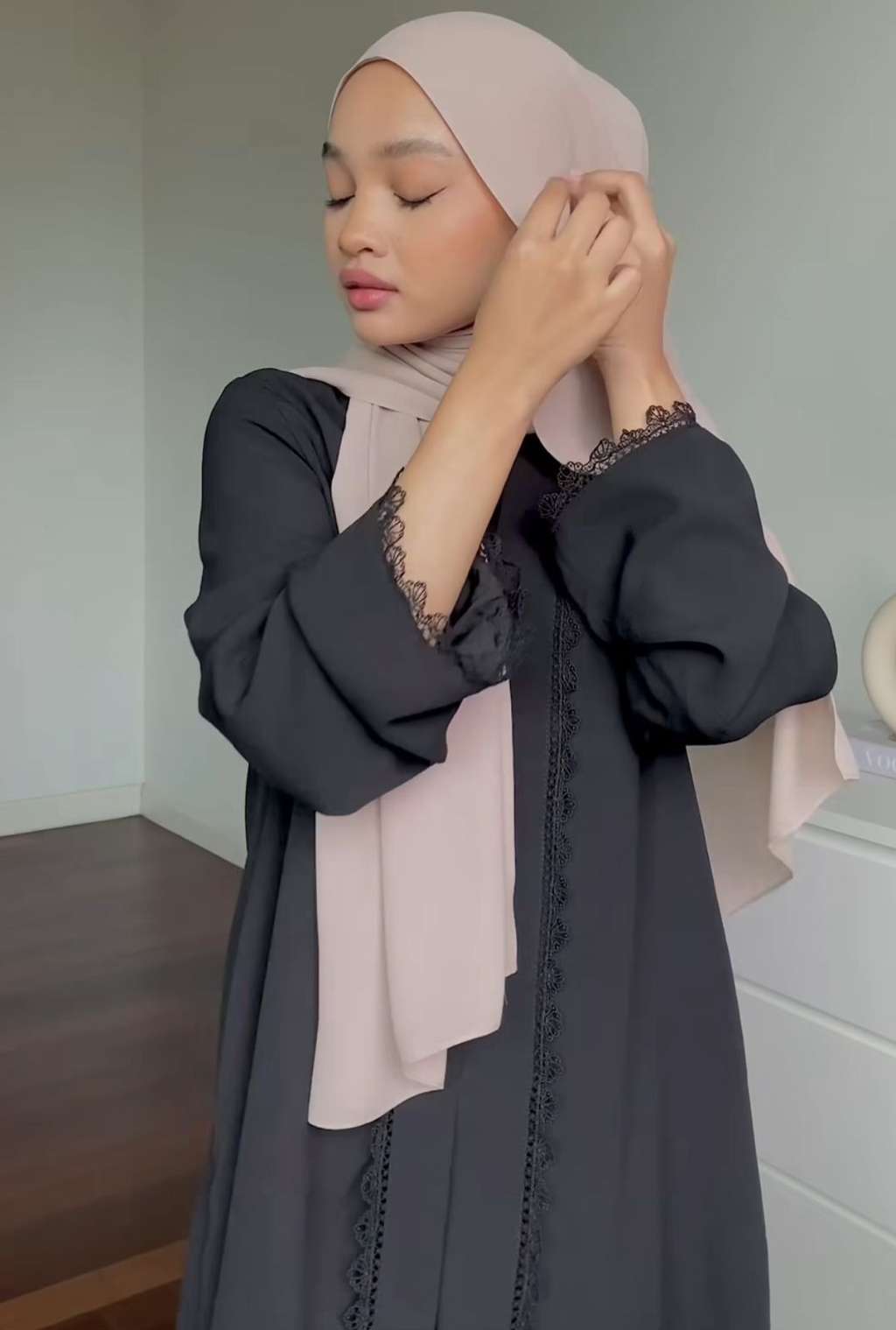 Hanya Pakai Pashmina Polos, Look Auto Stylish