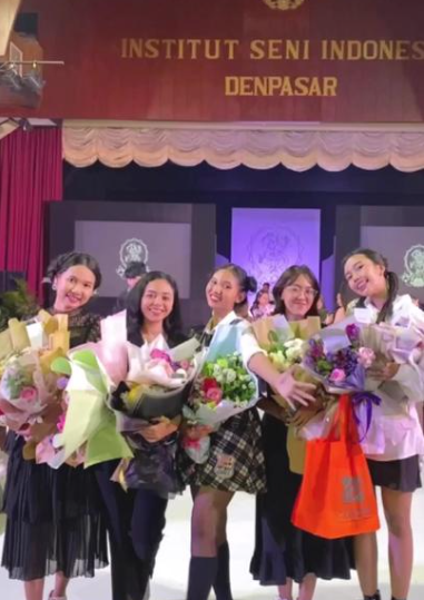 TikTok @esekimm TikTok @esekimm