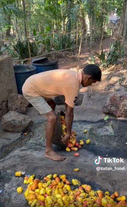 Proses pembuatan minuman fermentasi ala India yang bikin mual.