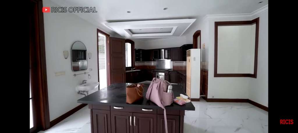 Potret Rumah Baru Ria Ricis dan Suami