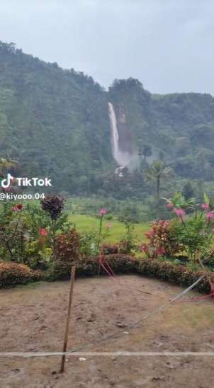 Ingat Rumah Abah Jajang yang Viral Punya ‘Pemandangan Surga’? Begini Kondisinya Sekarang, Rumput Hijau Rusak Memprihatinkan