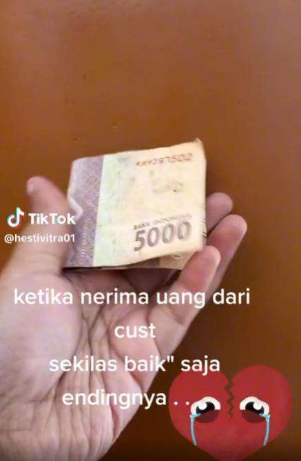 Dapat uang dari customer malah kaget lihat gambarnya.