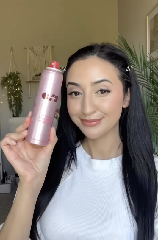 Memakai Setting Spray