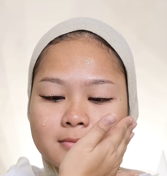 Memakai Serum