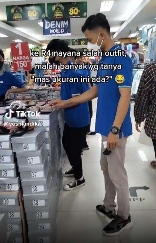 Viral salah kostum bajunya sama dengan seragam karyawan Ramayana.