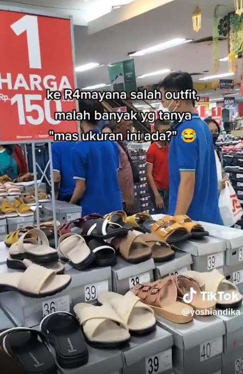 Viral salah kostum bajunya sama dengan seragam karyawan Ramayana.