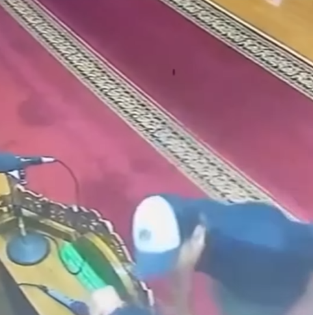 bule ludahi imam masjid