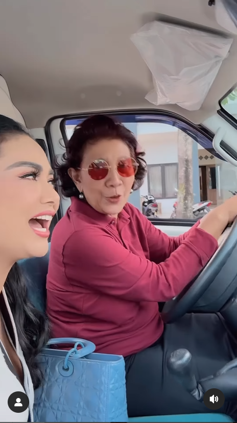 susi pudjiastuti dan krisdayanti