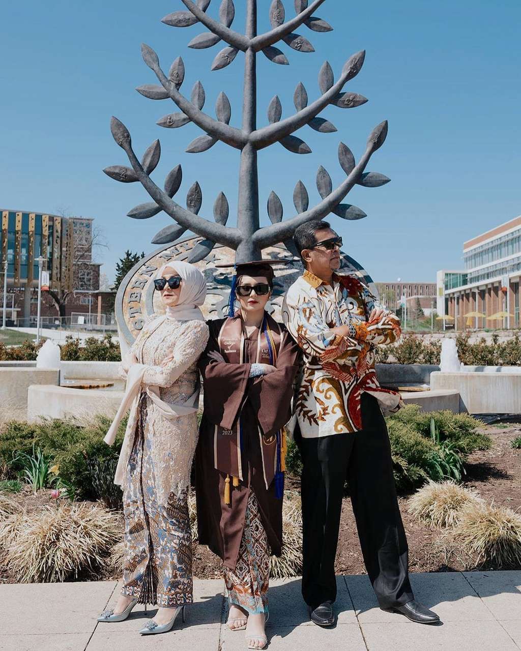 Potret Wisuda Beby Tsabina