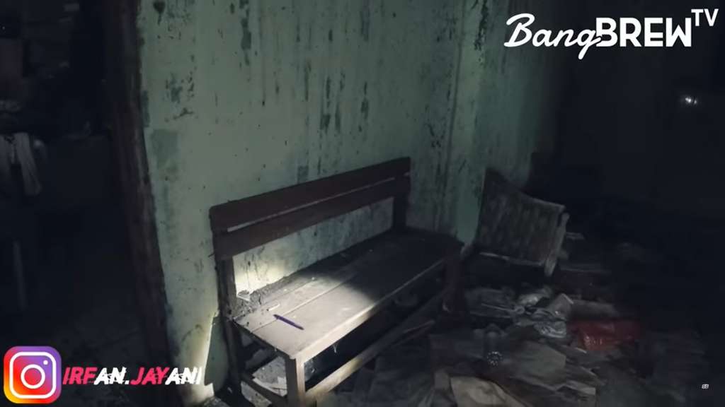 Viral Kisah Dokter Wayan, Tinggal Sendiri di Rumah Terbengkalai yang Penuh Sampah dan Masih Terima Pasien