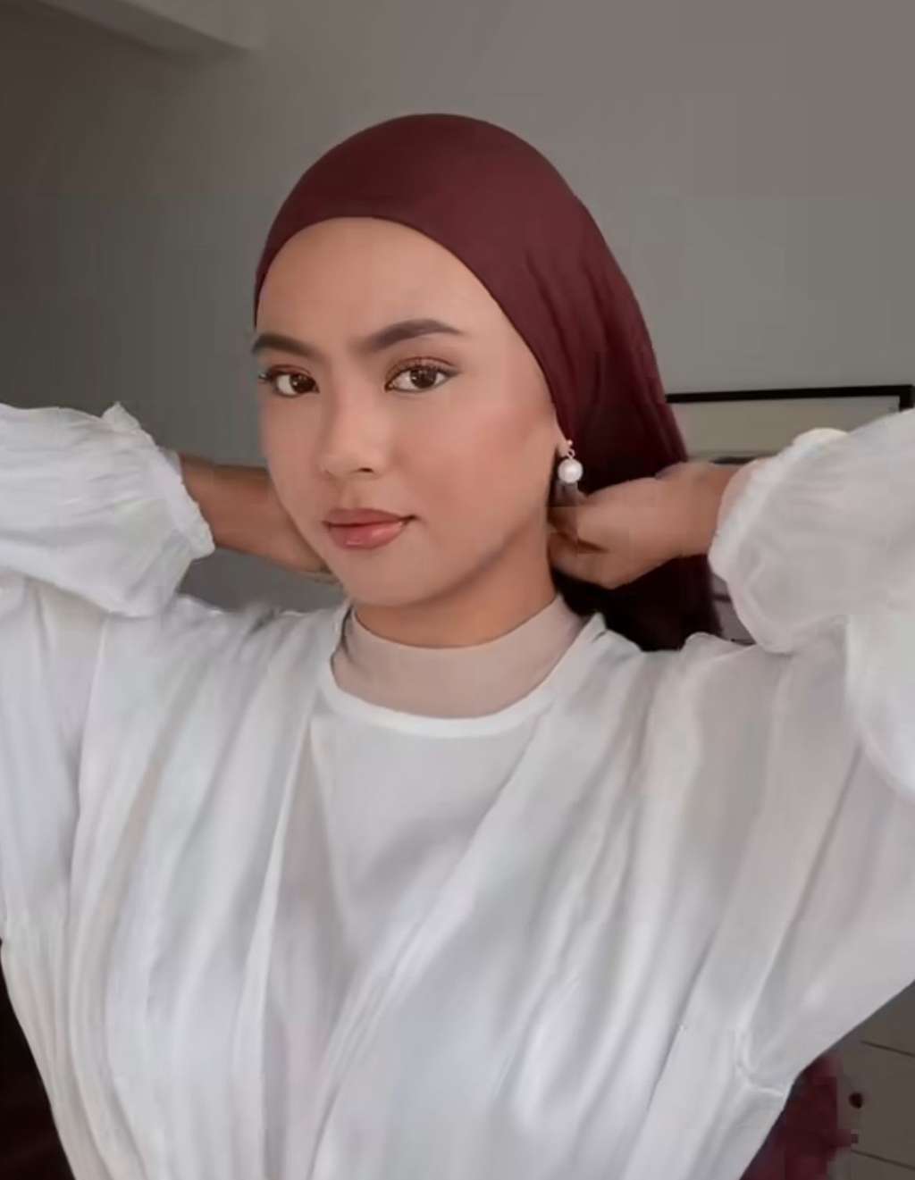 Cara Sat Set, Styling Hijab Bahan Jersey Jadi Model Turban