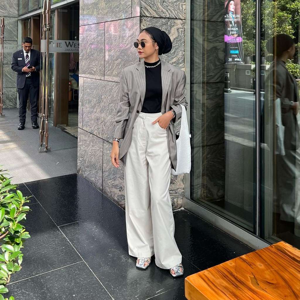 Foto: Instagram @sherlyrumamby` Foto: Instagram @sherlyrumamby`