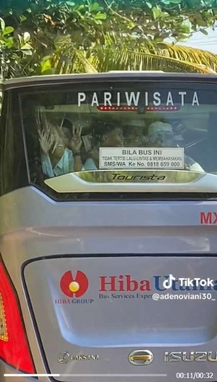 Momen Kocak Pelajar Heboh Tukeran Nomor Handphone di Beda Bus Saat Study Tour, Malah Jadi Ajang Cari Jodoh
