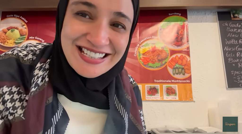 Potret Shireen Sungkar bantu mamanya jualan di Belanda
