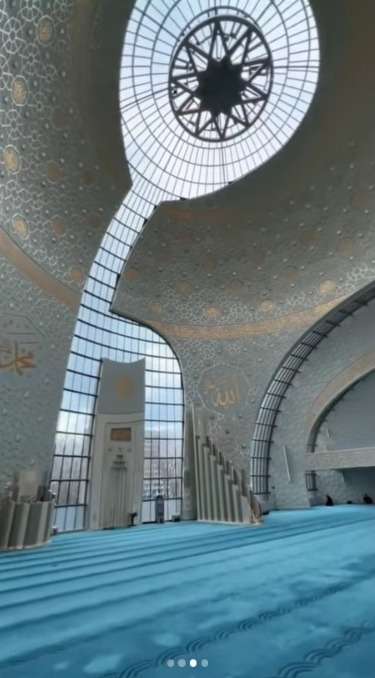 Cerita Unik di Balik Megahnya Cologne Central Mosque Jerman