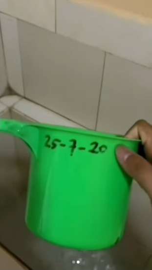 Kebiasaan Unik Seorang Ibu Nulis Tanggal Pembelian di Semua Perabot Rumah, Ada yang Sama?
