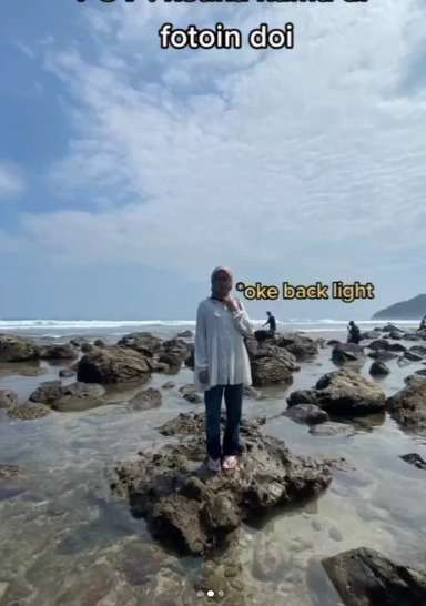 Drama Difotoin Doi, Sudah Naik ke Batu Basah-Basahan di Tengah Terik Matahari, Hasil Fotonya Malah Bikin Nangis