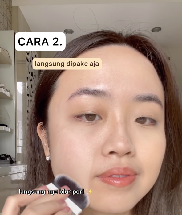 Memakai Bedak