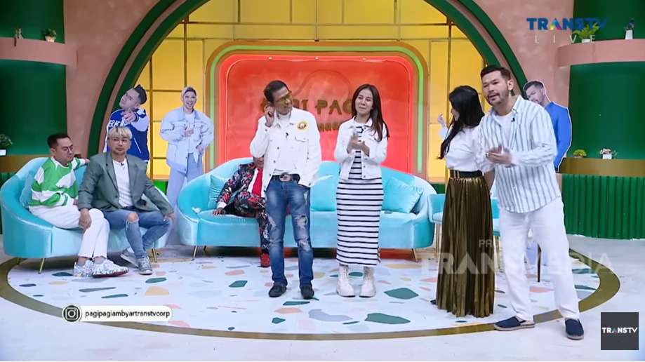 Harga outfit Mayang dan Dody Soedrajat