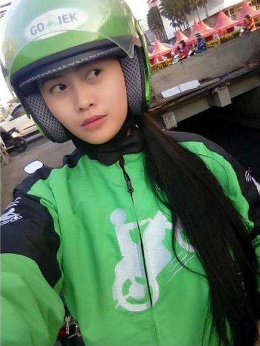 Deretan paras cantik driver ojol wanita.