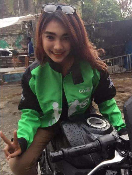 Deretan paras cantik driver ojol wanita.
