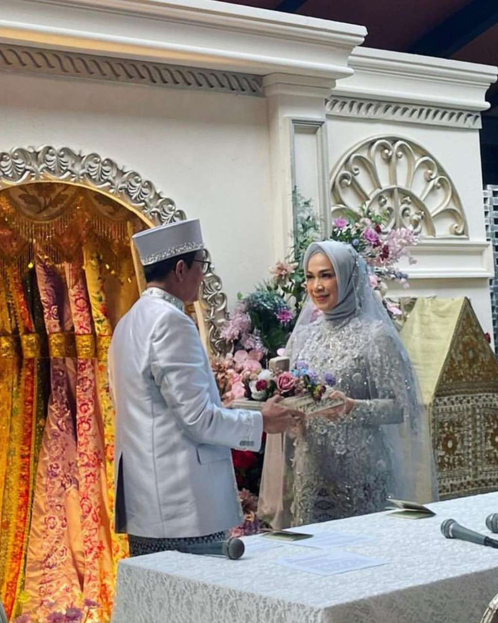 Potret pernikahan Budi Harimawan dan Riyanti Sofyan