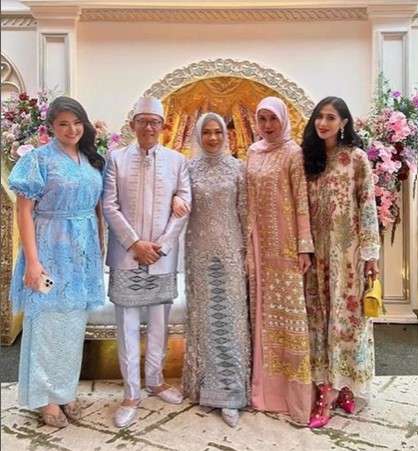 Potret pernikahan Budi Harimawan dan Riyanti Sofyan