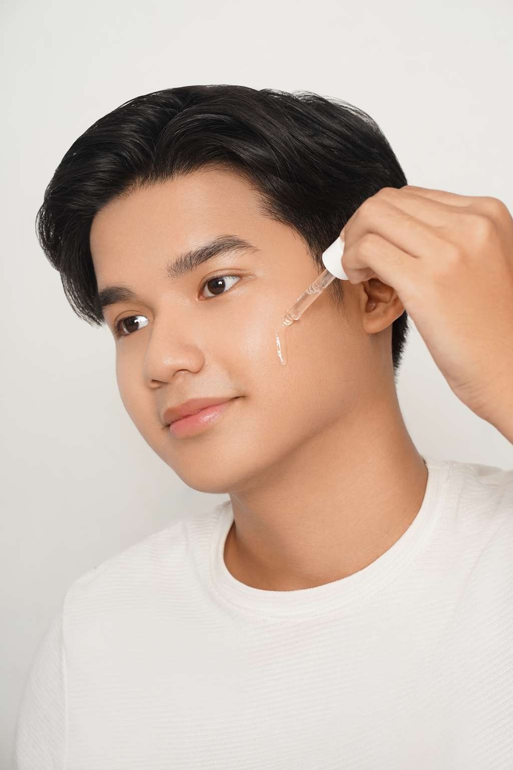 Beda Masalah Kulit yang Dialami Beda Juga Jenis Serum yang Digunakan, Jangan Sampai Salah!