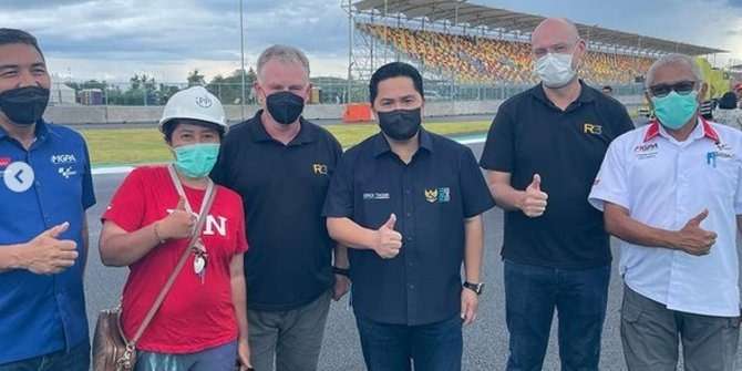 Aksi Mbak Rara Pawang Hujan Lakukan Ritual Saat KTT ASEAN di Labuan Bajo