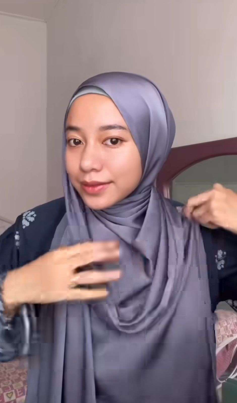 Tinggal Lilit, Pashmina Satin Langsung Terlihat Elegan