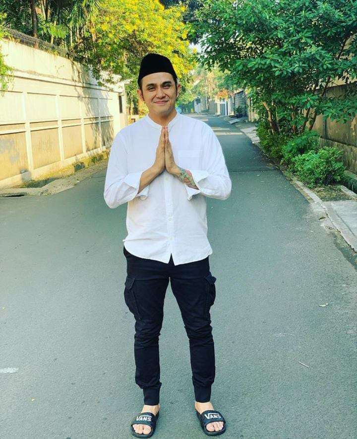 Potret Vicky Nitinegoro