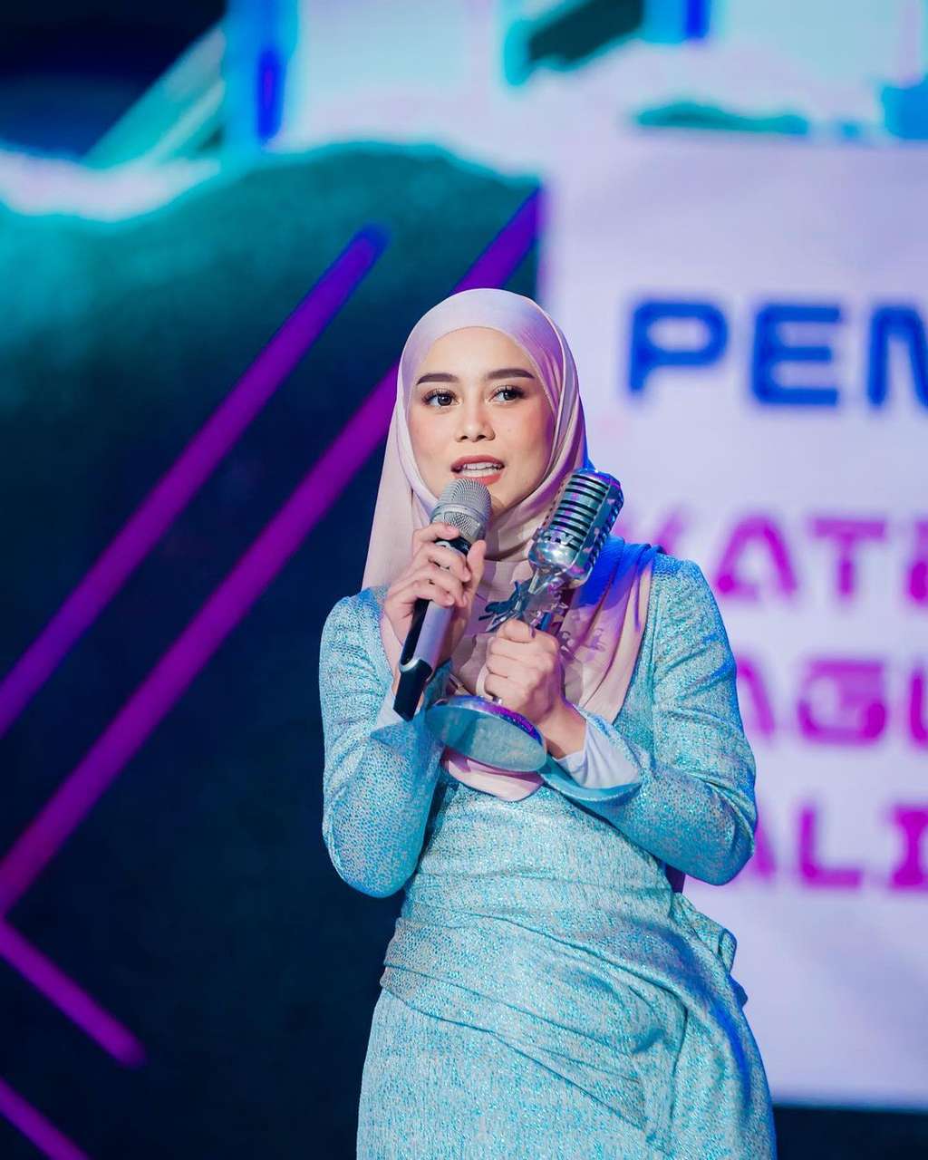 Potret Lesti Kejora perdana tampil di TV
