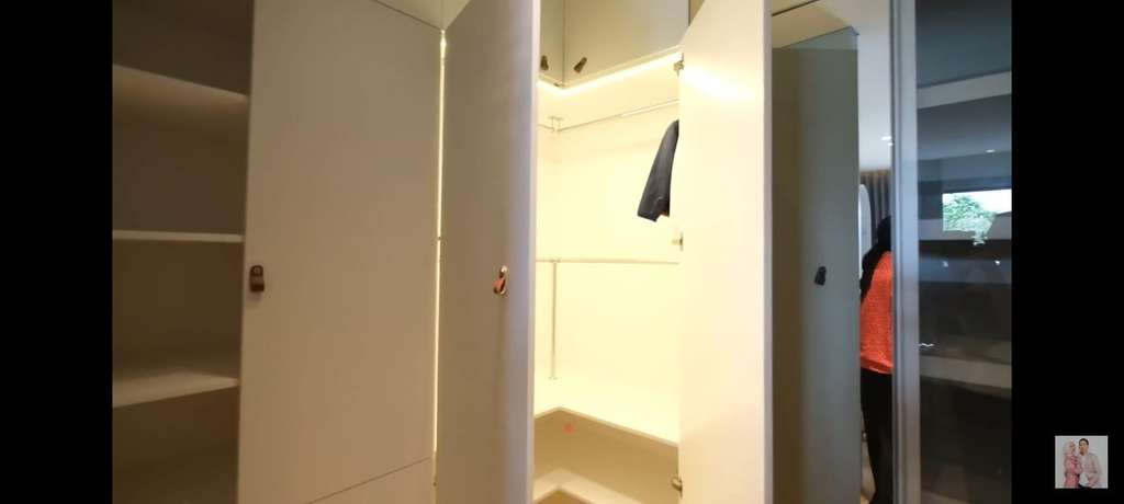 Potret Kamar Athar