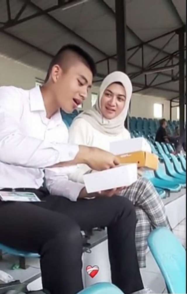 Potret Wanita Cantik Selalu Dampingi Taruna Akmil TNI, Dikira Pacar Ternyata ini Hubungan Keduanya