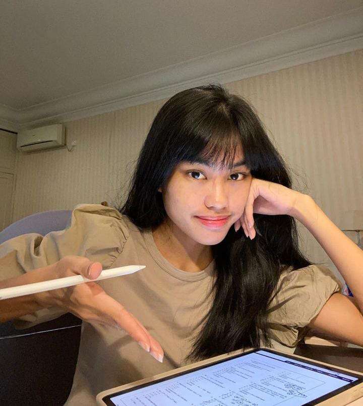 Potret Namira Adjani