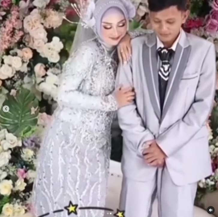 Video Pengantin Pria Grogi Disenyumin Istri Sampai Ngompol di Pelaminan, Disebut Settingan Malah Dirujak Netizen