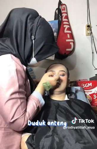 MUA Rias Wajah Klien