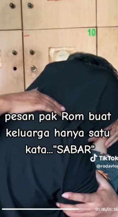 Momen Romyani Bertemu Istri dan Keluarganya Kabari Tak Bisa Pulang Karena Jadi Tersangka, Bikin Ikut Menangis