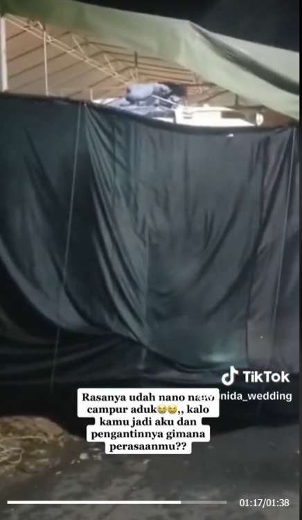 Cobaan Pesta Pernikahan Dekorasi Pelaminan Hancur Saat Hari H Resepsi, Ditabrak Mantan Subuh-Subuh