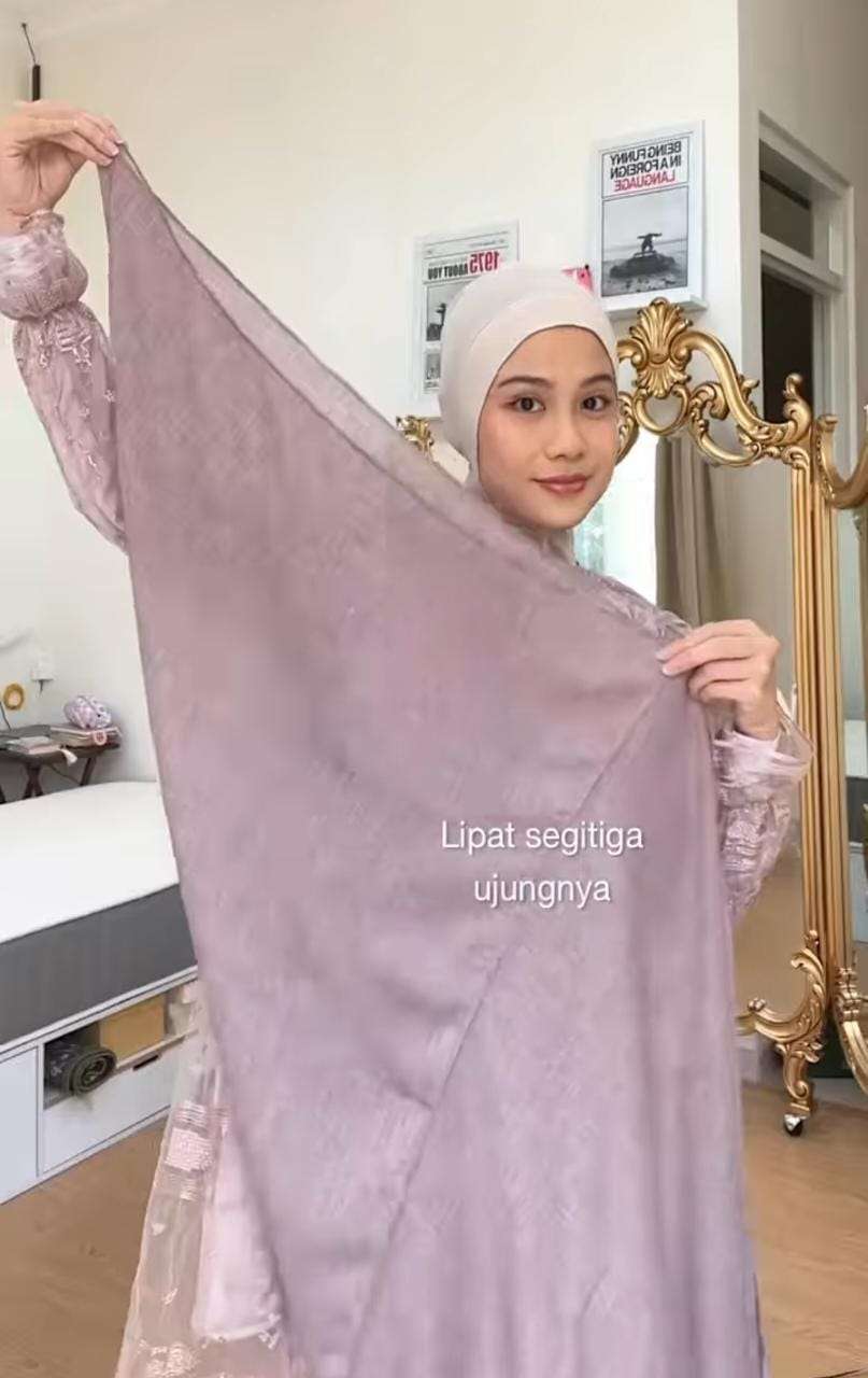 Coba Look Hijab Square Tapi Memakai Pashmina