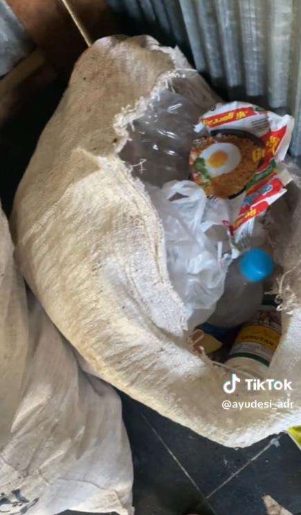 Ditinggal kabur, kontrakan mirip rumah terbengkalai.