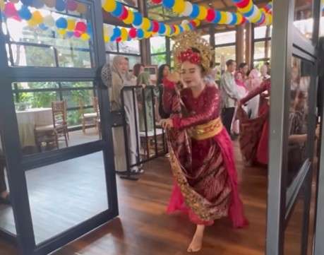 Acara sunat anak Omesh