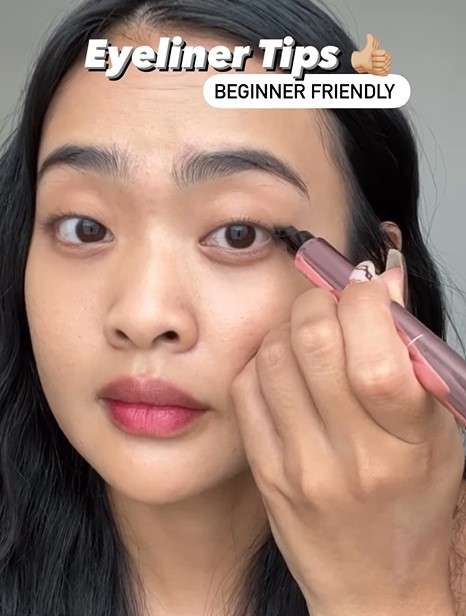 Memakai Eyeliner