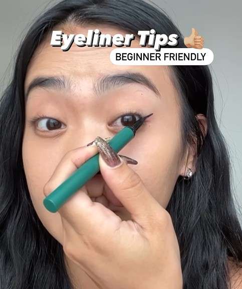Memakai Eyeliner