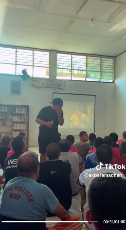 Momen Haru Narapidana Nobal FIlm Miracle in Cell No.7 di Penjara, Bikin Mewek Berjamaah